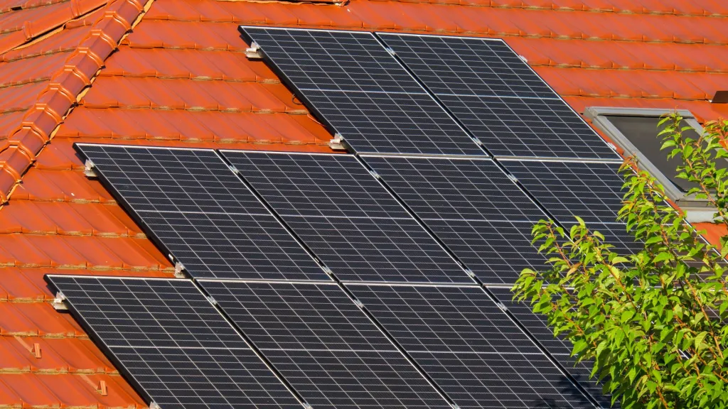Aydın'da Çatı Üstü GES Projelerinde Hangi Panel Türü Seçilmeli? — güneş enerjisi